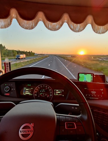 Int. Transportbedrijf Van der Heijden B.V. Hapert afbeelding 3